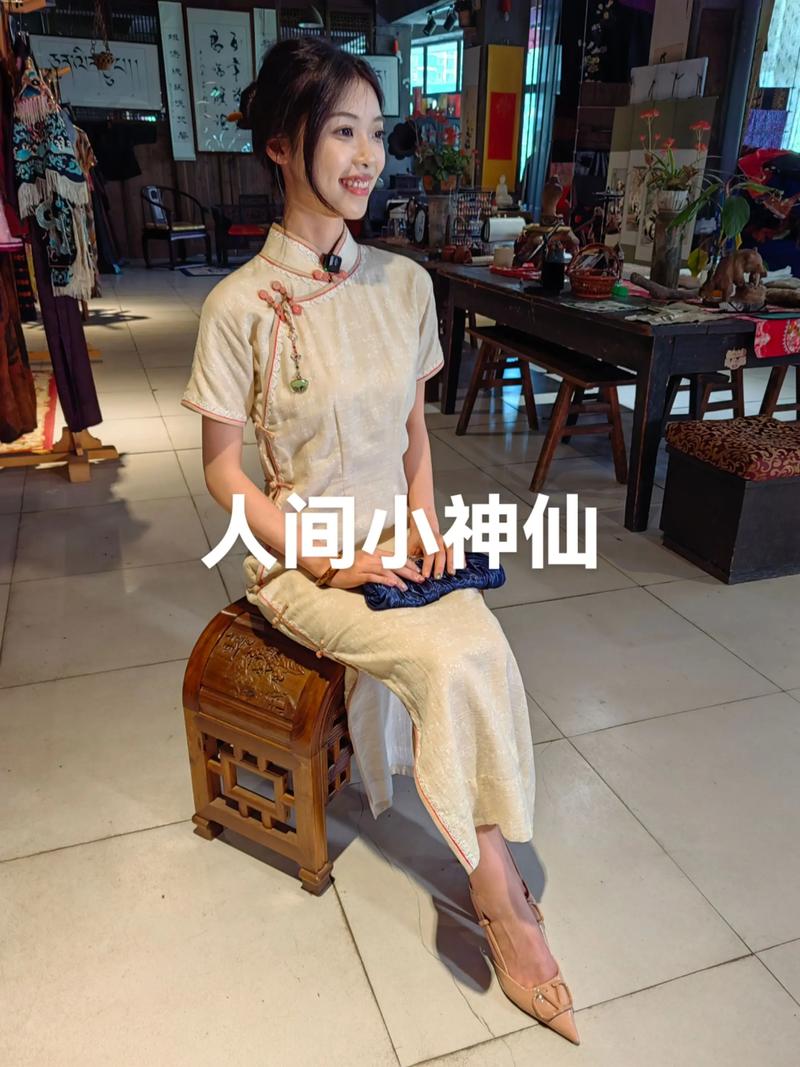 姐姐亲自给弟戴避孕套